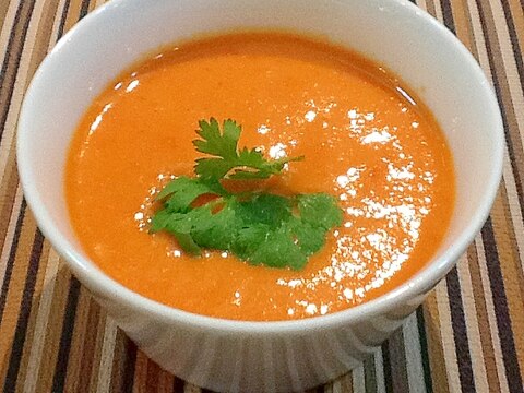 驚きのカプサンチンパワー＊赤パプリカの冷製スープ